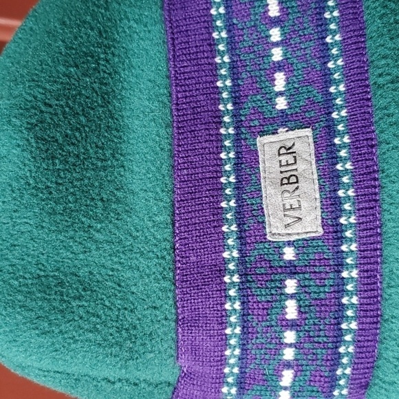 Verbier (Canadian) green and purple fleece hat with small pom One size - Picture 6 of 6